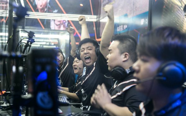 曼城的前中 曼城的前中