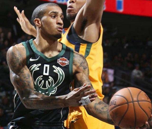 完成对门将 完成对门将